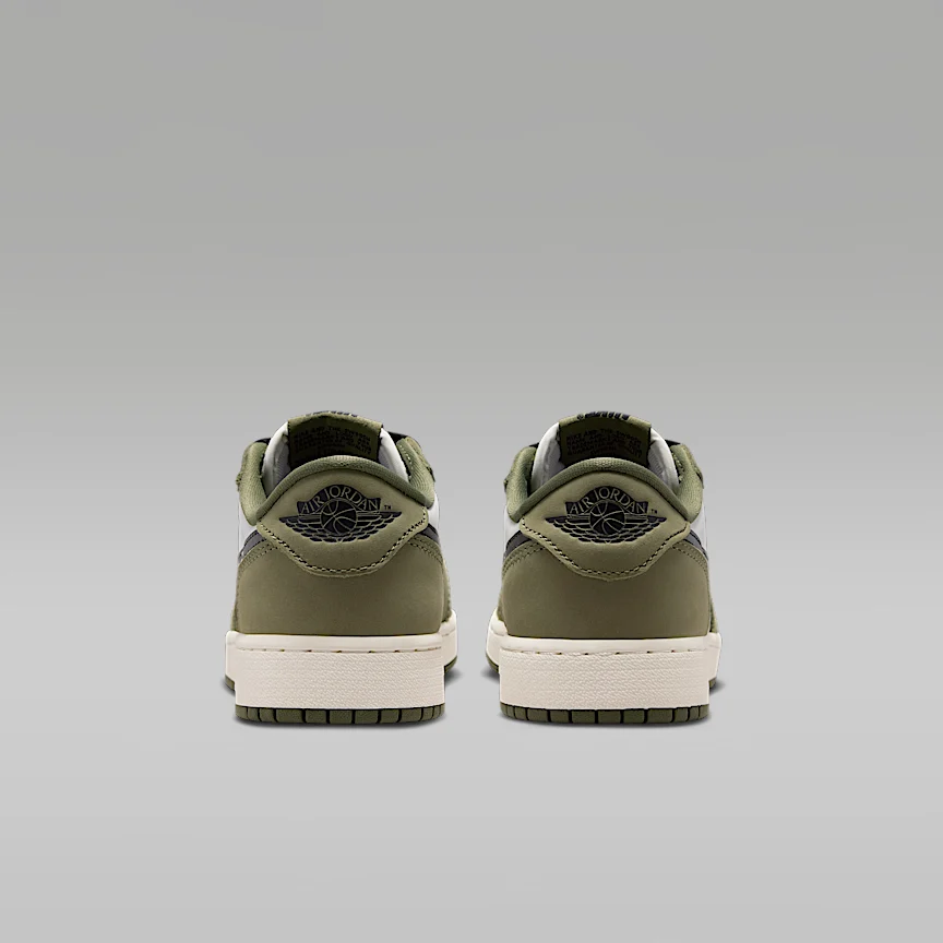 NIKE エア ジョーダン 1 レトロ LOW "Medium Olive and Summit White" — ジュニアシューズ - Image 6