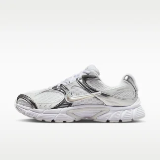 NIKE V5 RNR — Women's Shoes with Reflective Accents