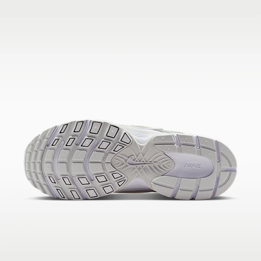 NIKE V5 RNR — Women's Shoes with Reflective Accents - Image 2
