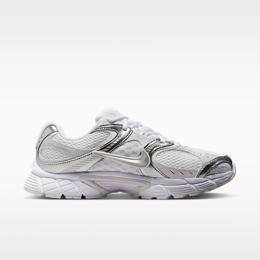 NIKE V5 RNR — Women's Shoes with Reflective Accents - Image 3