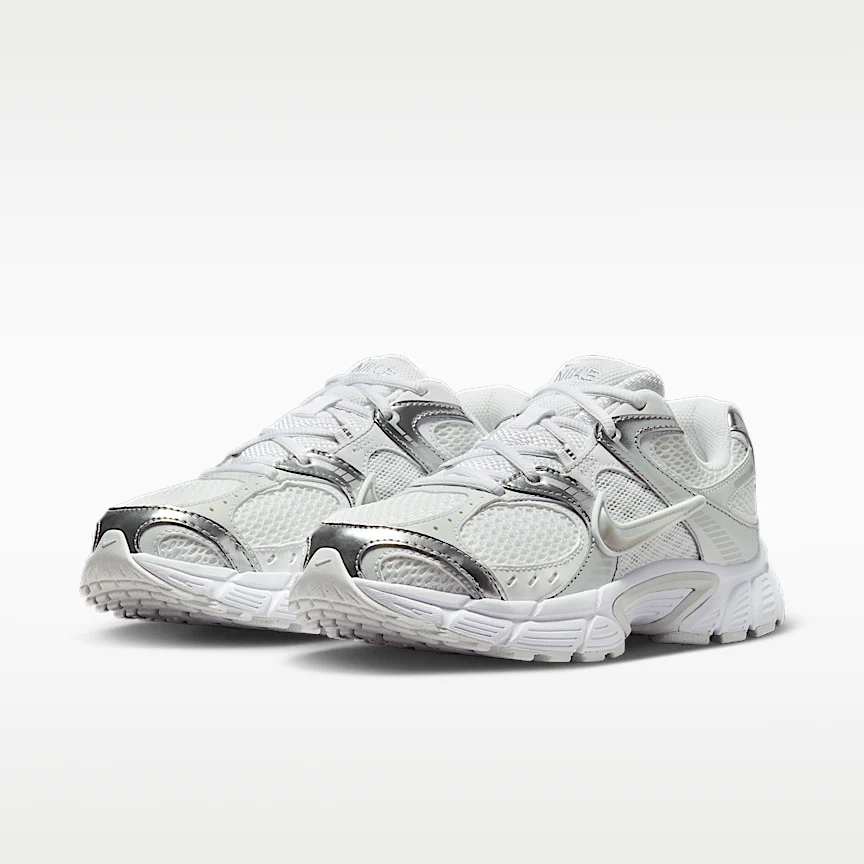 NIKE V5 RNR — Women's Shoes with Reflective Accents - Image 5