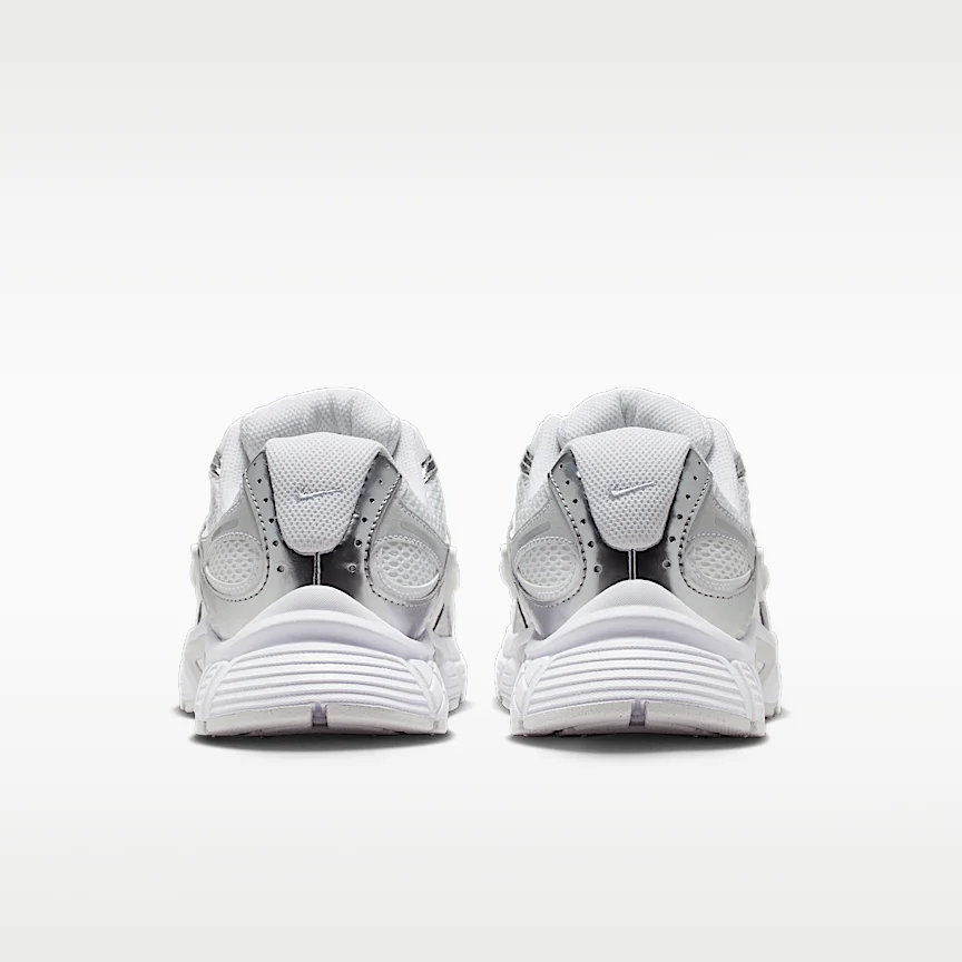 NIKE V5 RNR — Women's Shoes with Reflective Accents - Image 6