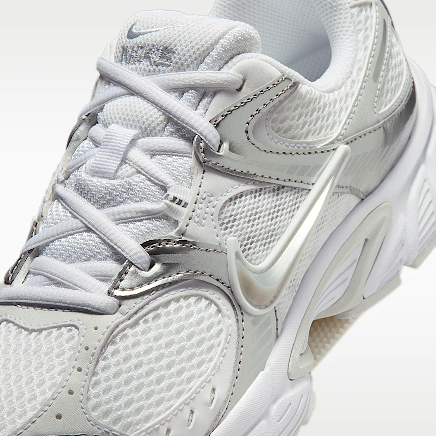 NIKE V5 RNR — Women's Shoes with Reflective Accents - Image 7
