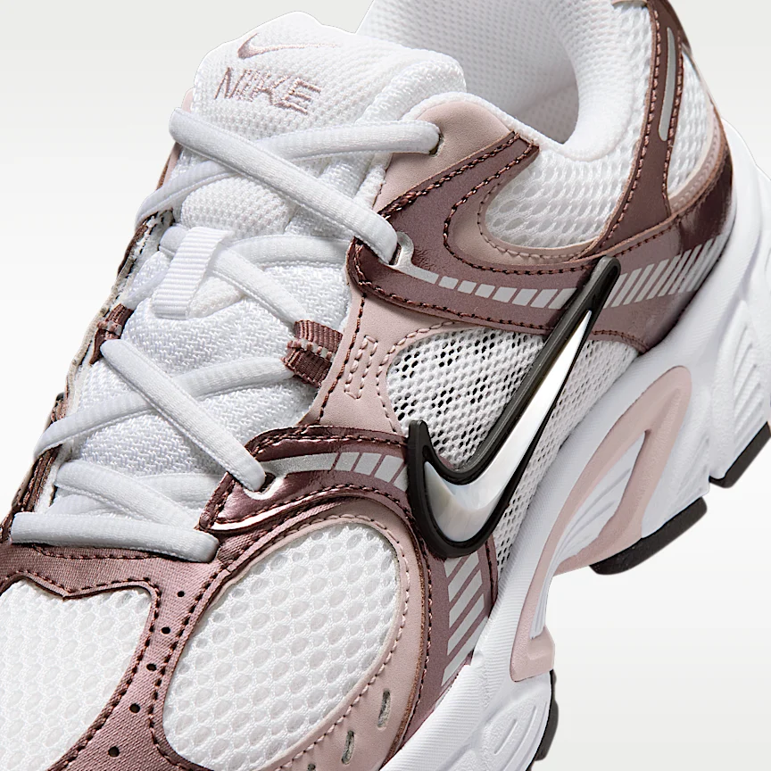 NIKE V5 RNR — Women's Shoes with Reflective Accents - Image 7