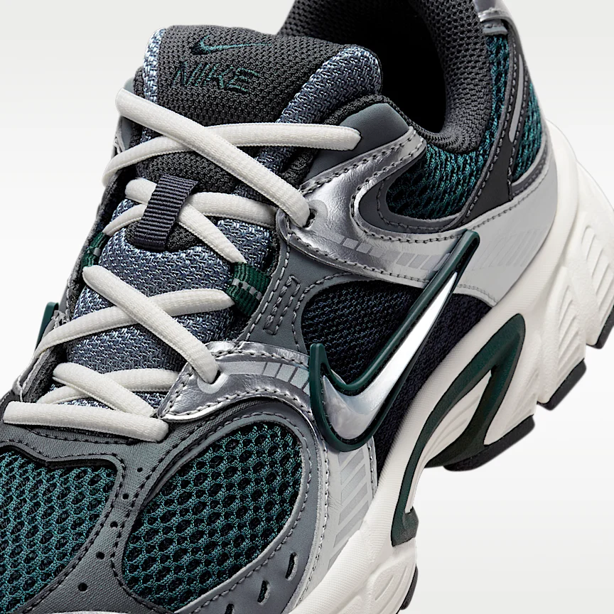 NIKE V5 RNR — ウィメンズシューズ リフレクティブ (再帰反射) アクセント付き - Image 7