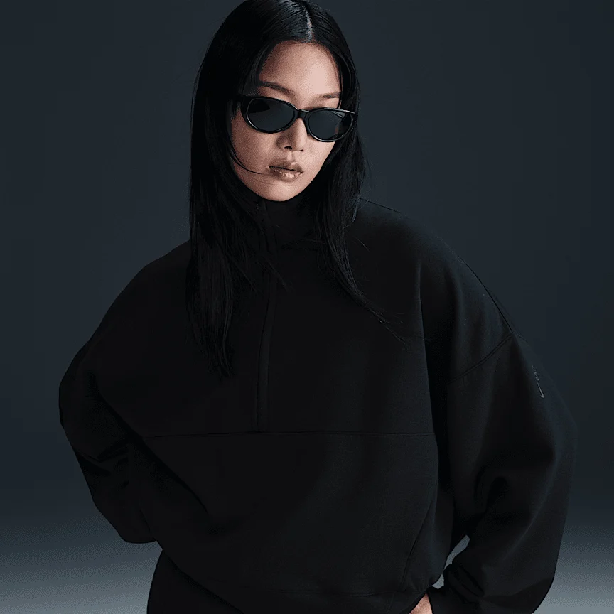 NIKE 24.7 ImpossiblySoft — ウィメンズ Dri-FIT オーバーサイズド 1/2ジップ トップ