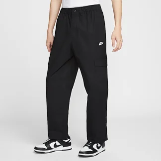 NIKE スポーツウェア クラブ — メンズ ウーブン カーゴ パンツ
