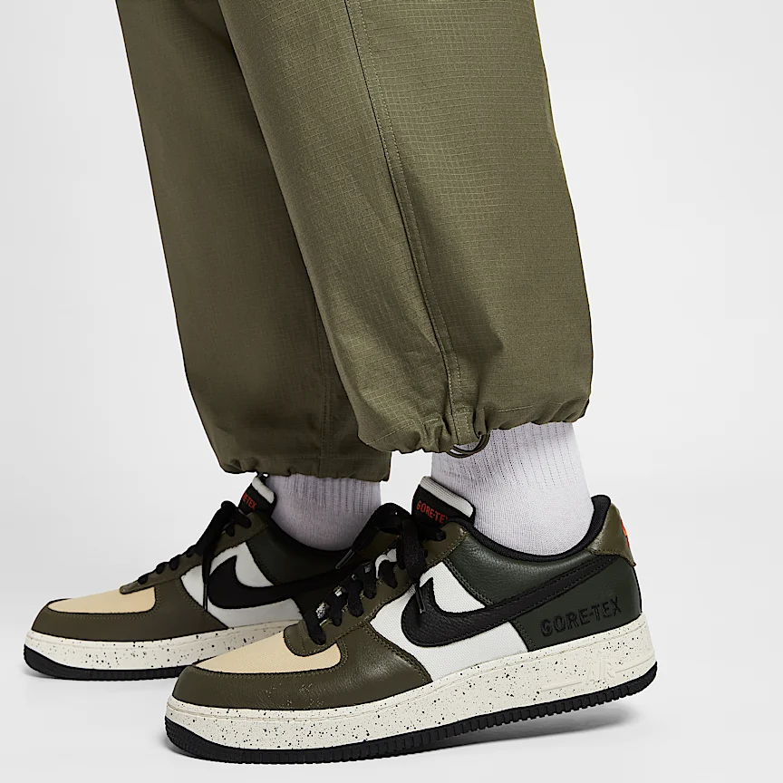 NIKE スポーツウェア クラブ — メンズ ウーブン カーゴ パンツ - Image 6