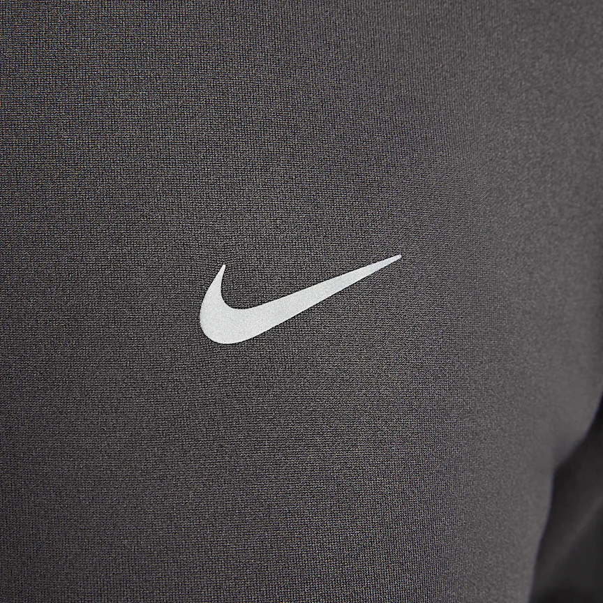 NIKE Swift — Women's Therma-FIT ADV 1/4Zip Running Top Rifurekutibu (再帰反射) DeTheInのAkusento付き - Image 4