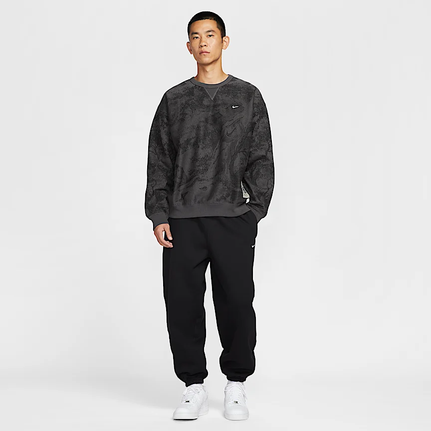 NIKE Soro Swoosh — Men's Fleece Crew - Image 6