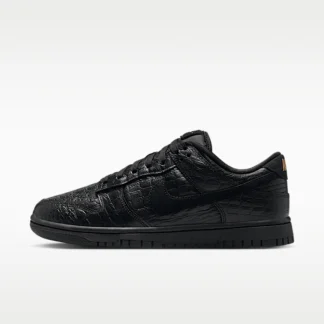NIKE Dunk Low — Women's Shoes