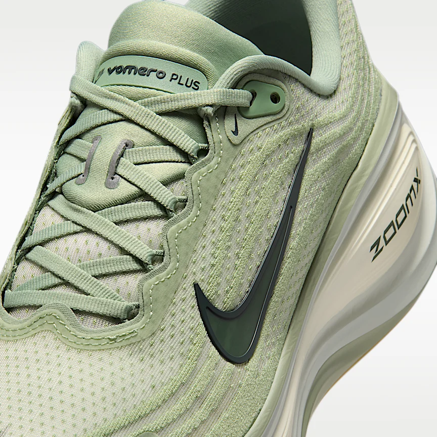 NIKE Vomero Plus — Men's Road Running Shoes - Image 7
