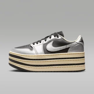 NIKE エア ジョーダン 1 トリプル スタック — ウィメンズシューズ