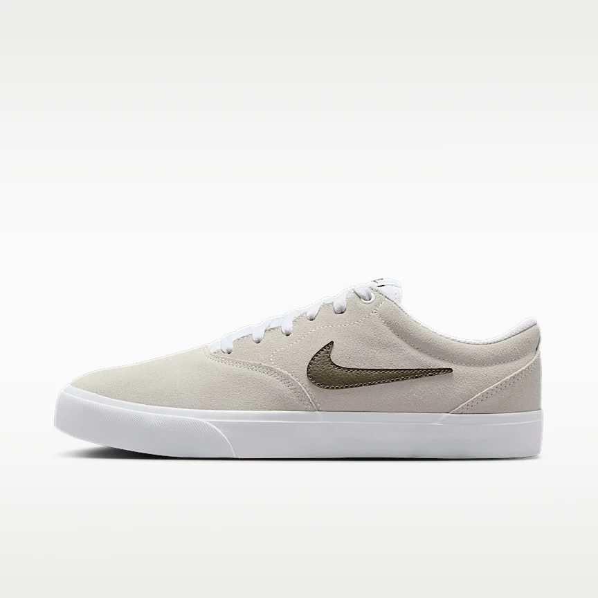 NIKE チャージ スエード — メンズシューズ