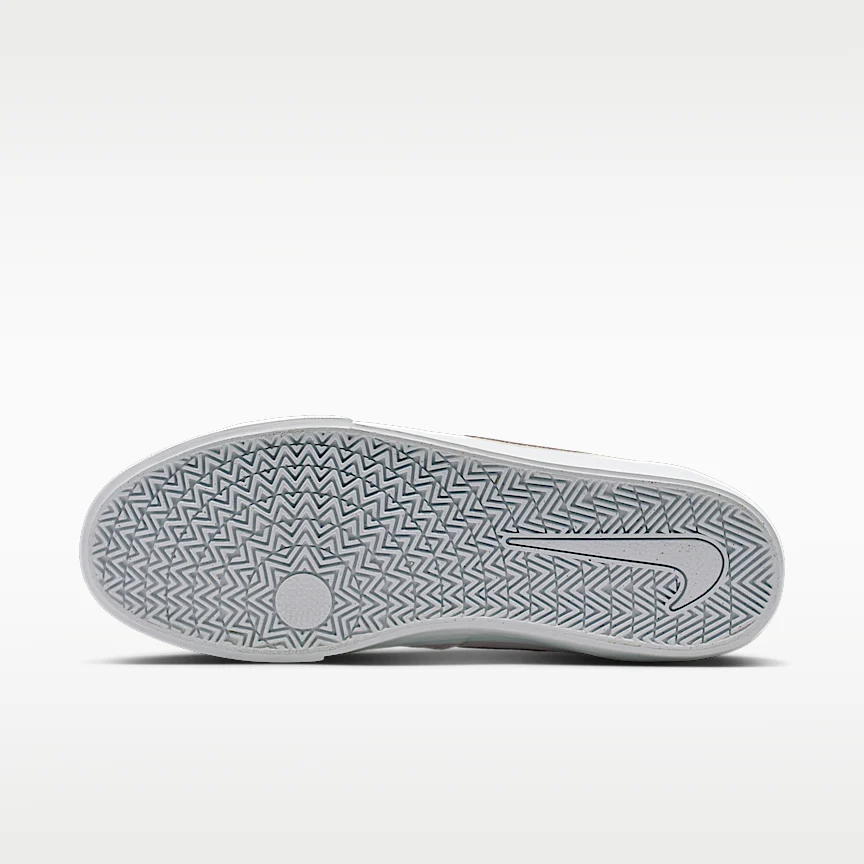 NIKE チャージ スエード — メンズシューズ - Image 2