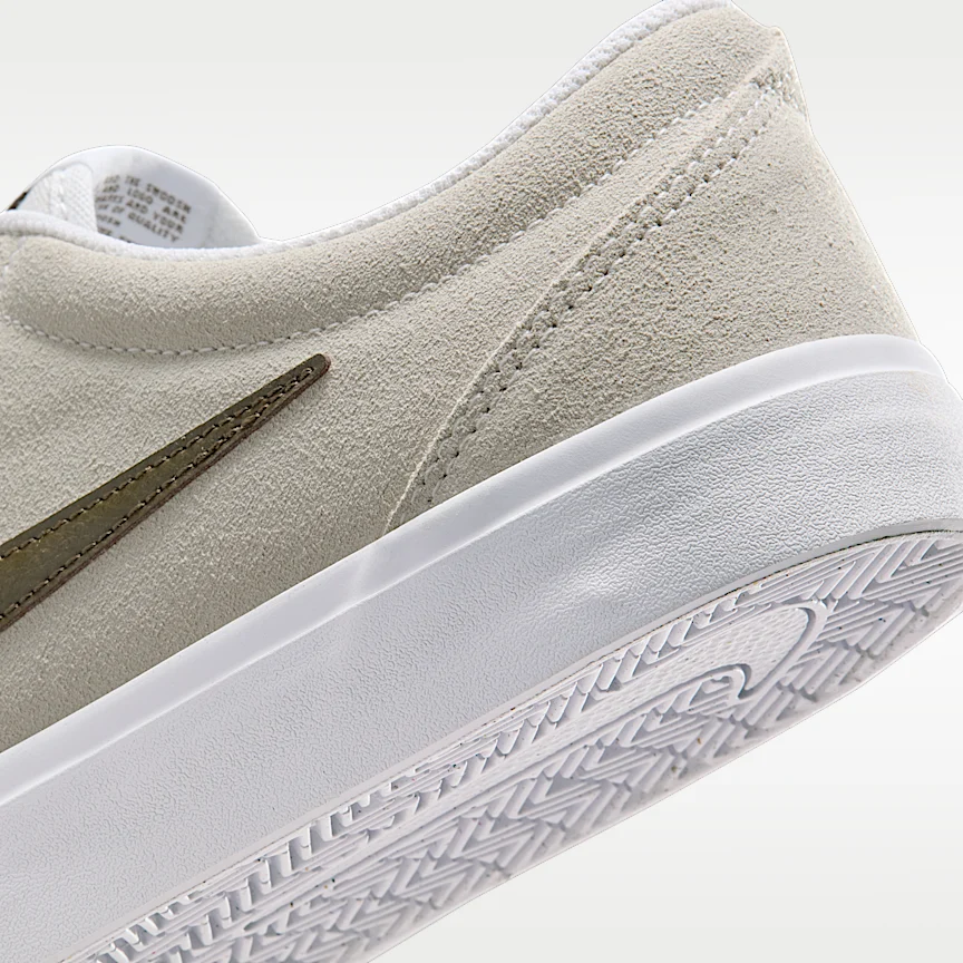 NIKE チャージ スエード — メンズシューズ - Image 8