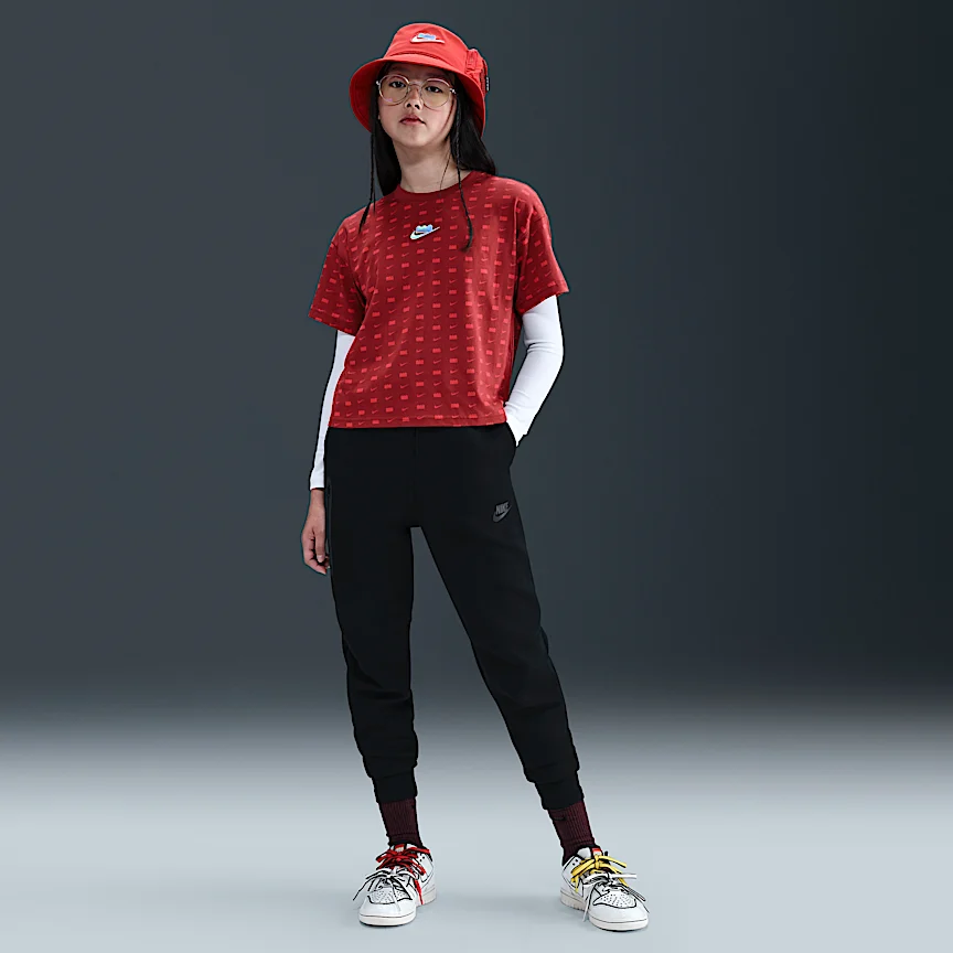 NIKE x LEGO® Collection — Girls' Cropped T-Shirt - Image 4