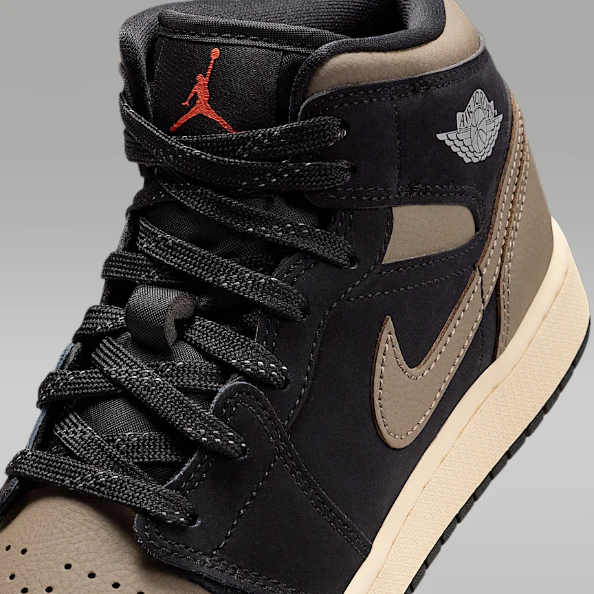 NIKE Air Jordan 1 MID SE — Junior Shoes - Image 7