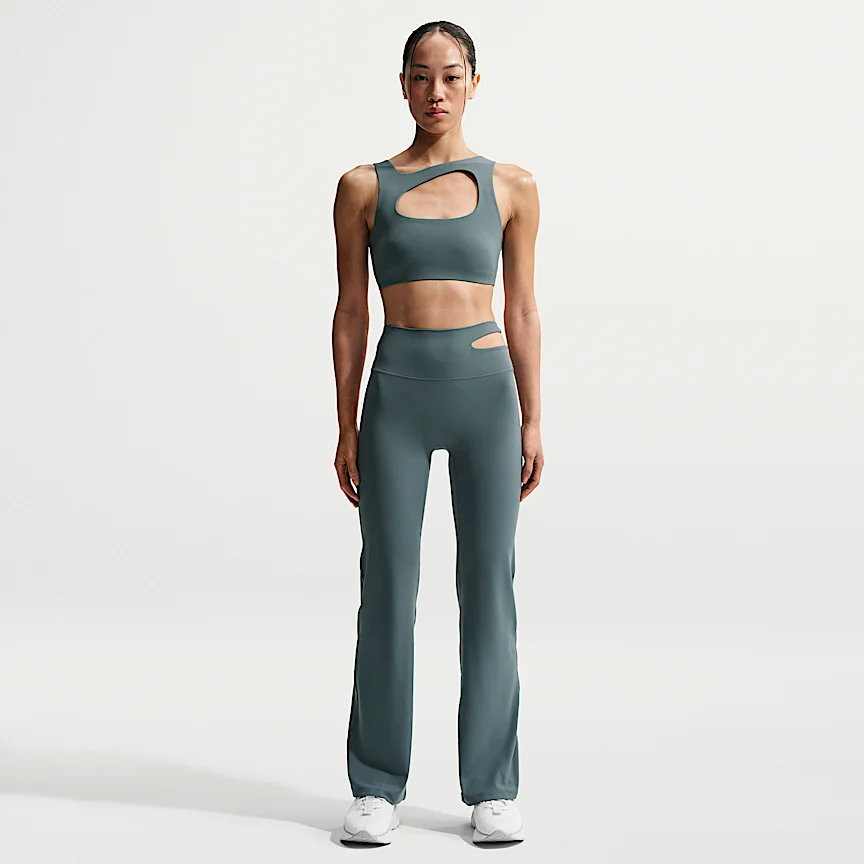 NIKE ゼンビー — ウィメンズ ハイウエスト フレアード レギンス