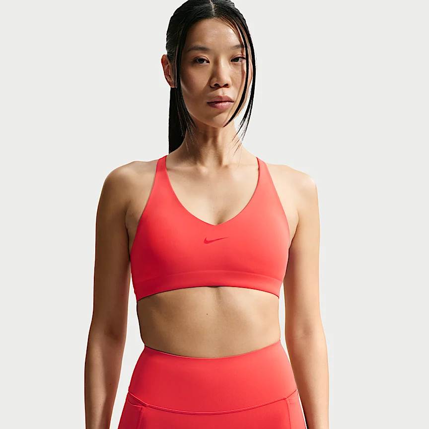 NIKE ユニバーサ — ウィメンズ ミディアムサポート パッディド スポーツブラ