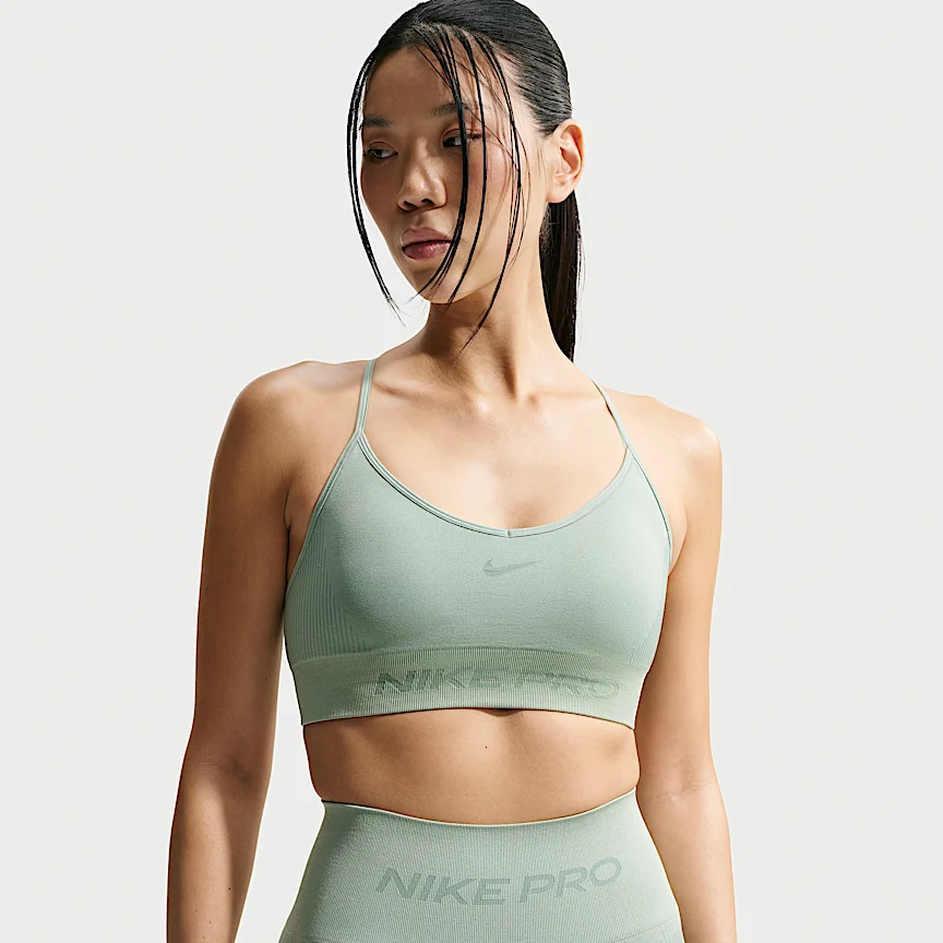 NIKE プロ シームレス — ウィメンズ ライトサポート パッディド スポーツブラ