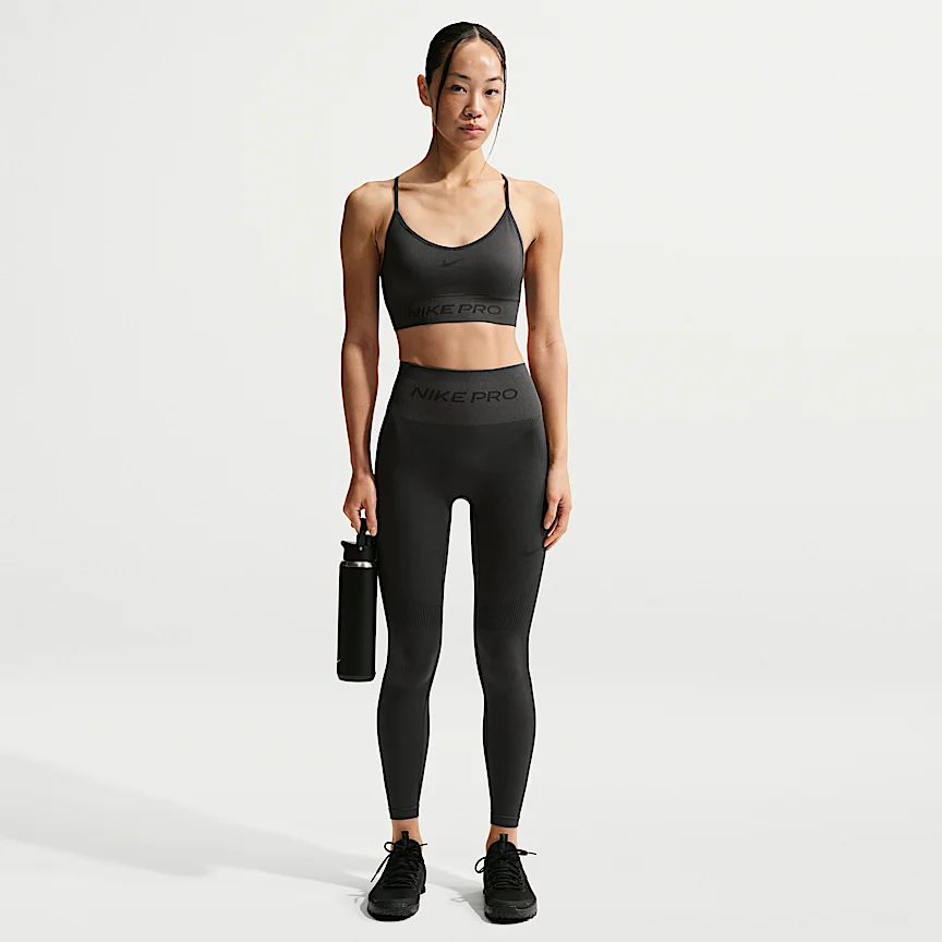 NIKE プロ シームレス — ウィメンズ ライトサポート パッディド スポーツブラ - Image 4