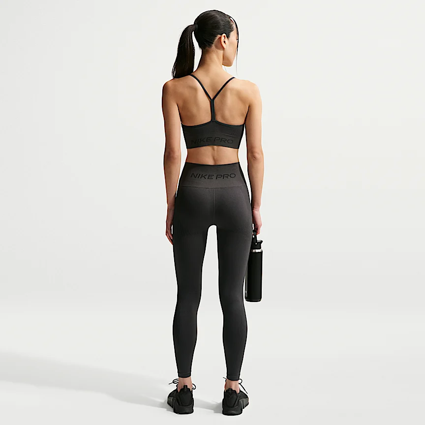 NIKE プロ シームレス — ウィメンズ ライトサポート パッディド スポーツブラ - Image 5