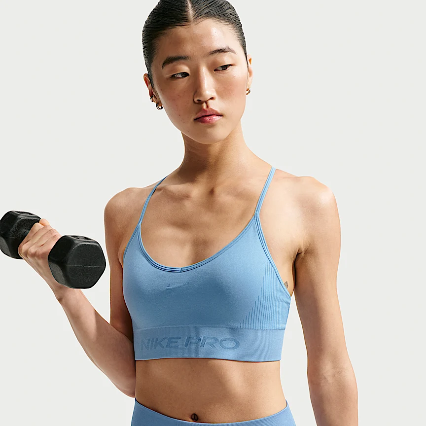 NIKE プロ シームレス — ウィメンズ ライトサポート パッディド スポーツブラ