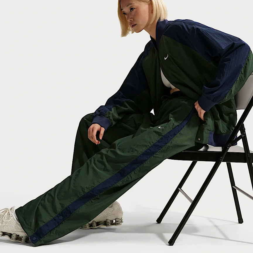 NIKE スポーツウェア — ウィメンズ ルーズ ハイウエスト パラシュート パンツ - Image 4