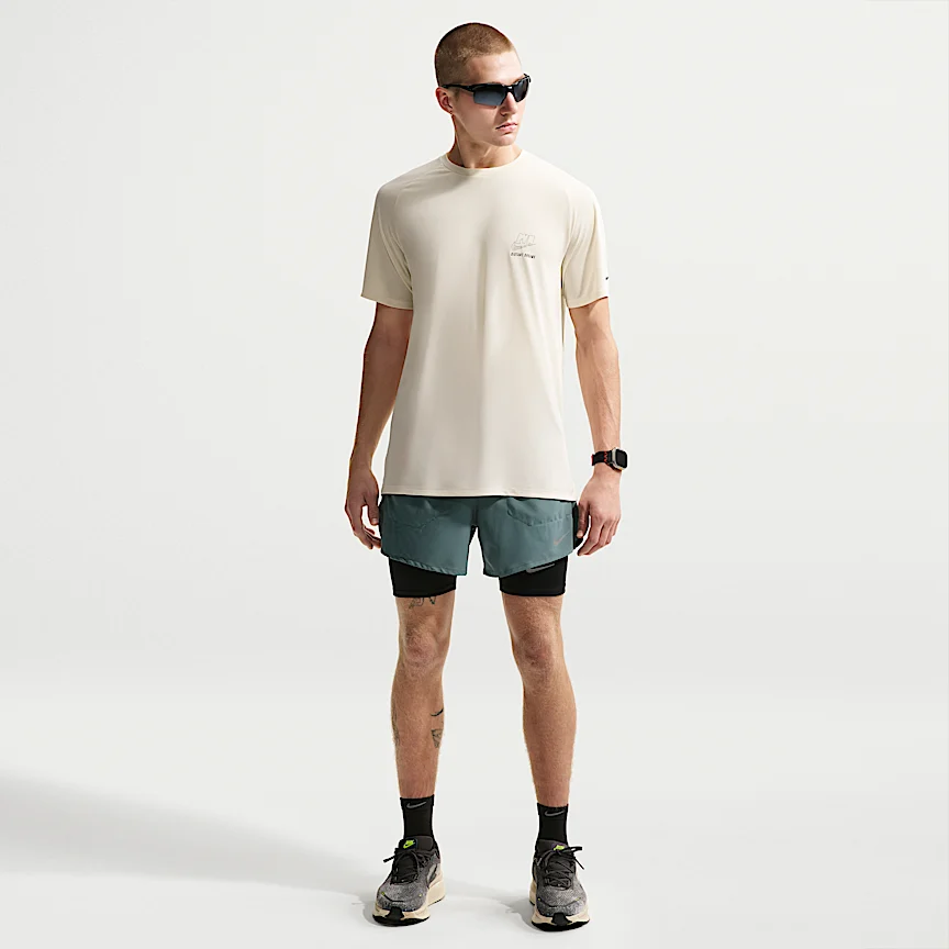 NIKE ストライド — メンズ Dri-FIT 13cm ランニングショートパンツ (インナー付き)