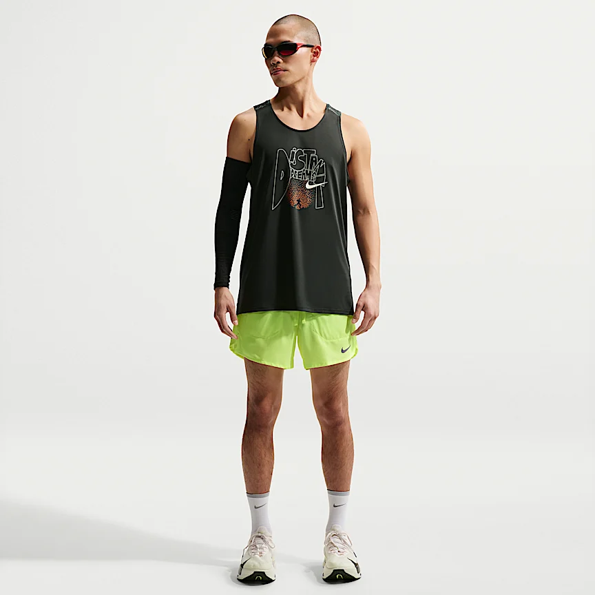 NIKE ストライド — メンズ Dri-FIT 13cm ランニングショートパンツ (インナー付き)