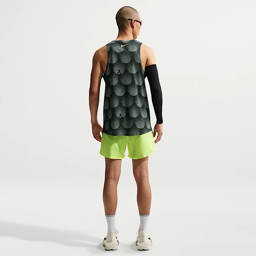 NIKE ストライド — メンズ Dri-FIT 13cm ランニングショートパンツ (インナー付き) - Image 5