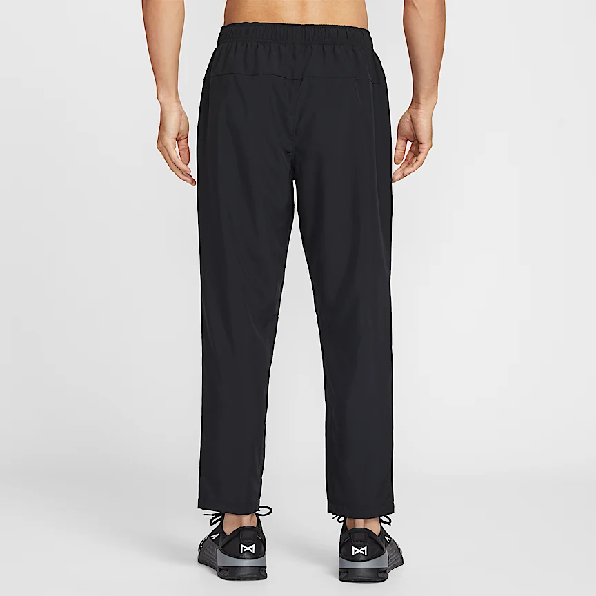 NIKE フォーム — メンズ Dri-FIT オープンヘム バーサタイル パンツ - Image 2