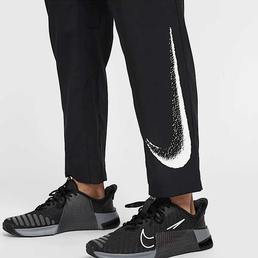 NIKE フォーム — メンズ Dri-FIT オープンヘム バーサタイル パンツ - Image 5