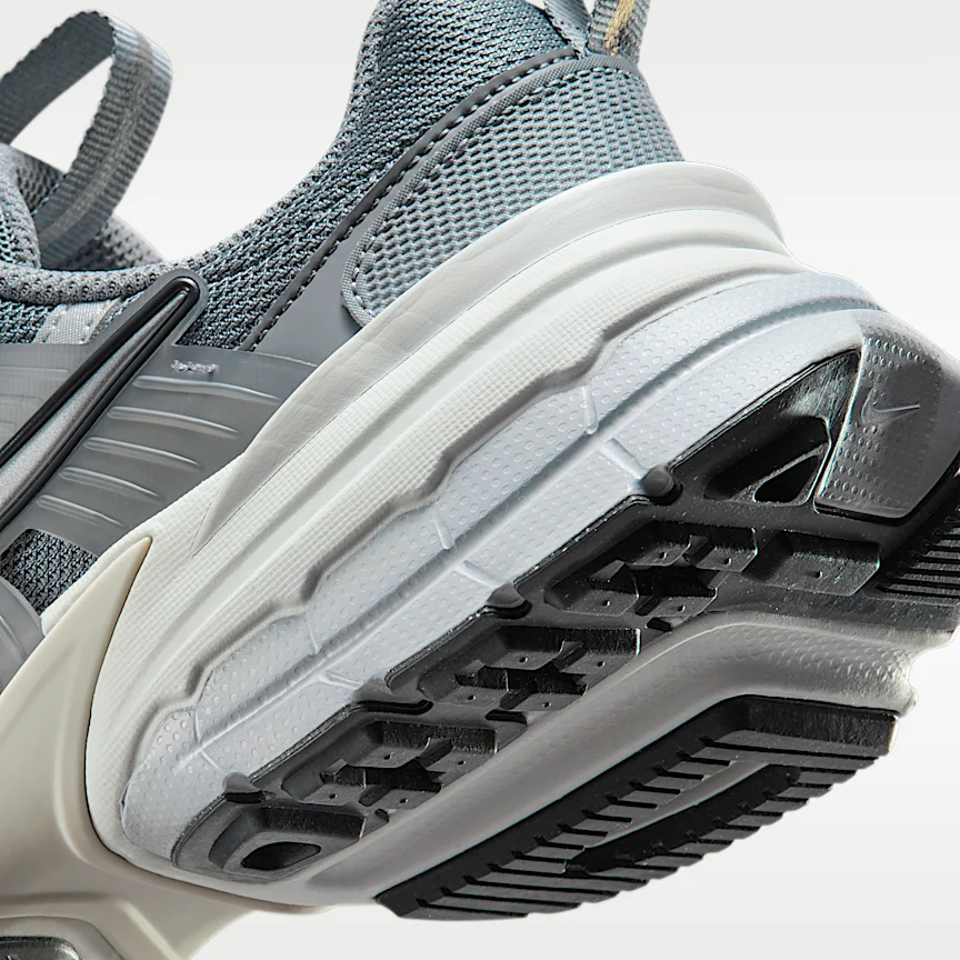 NIKE V2K ラン — ウィメンズシューズ - Image 8