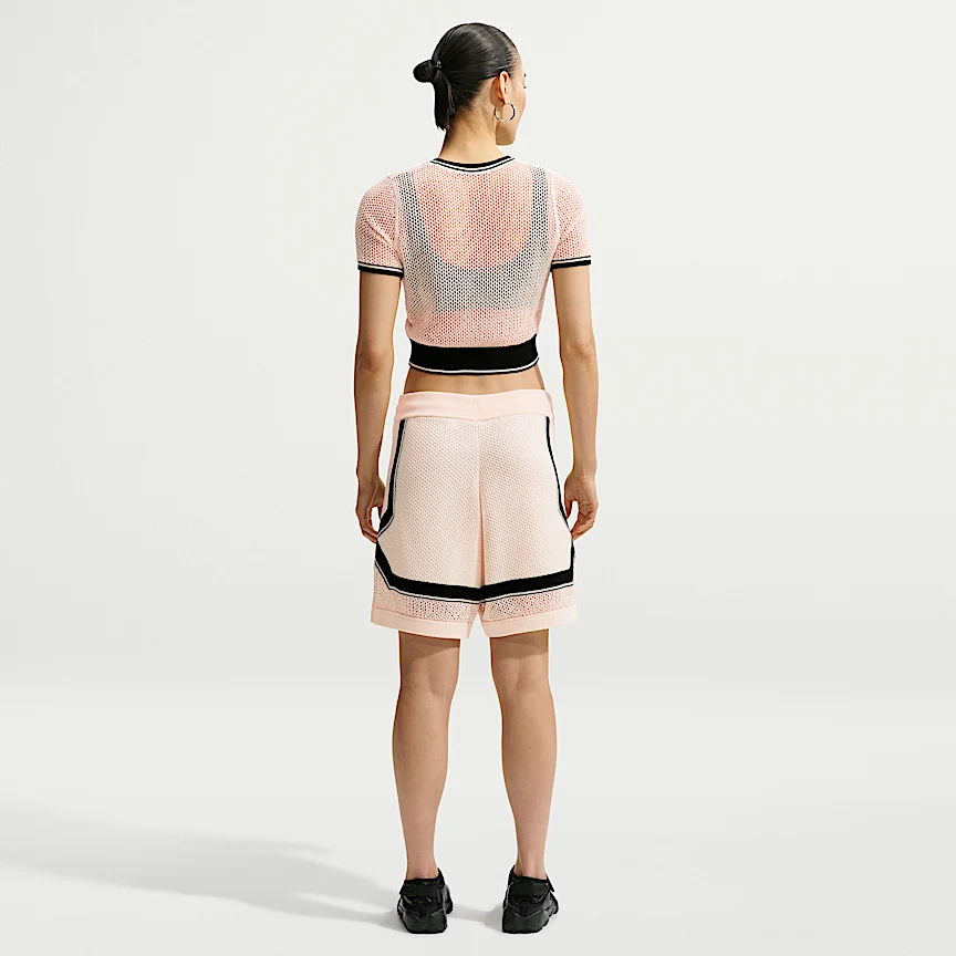 NIKE スポーツウェア チル ニット — ウィメンズ ミッドライズ ショートパンツ - Image 5