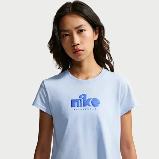 NIKE スポーツウェア クラブ — ウィメンズ ショートスリーブ Tシャツ