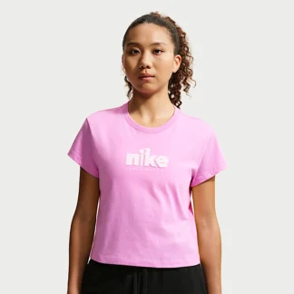 NIKE スポーツウェア クラブ — ウィメンズ ショートスリーブ Tシャツ