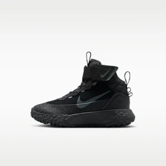 NIKE テラスカウト — リトルキッズシューズ リフレクティブ（再帰反射）デザインのアクセント付き