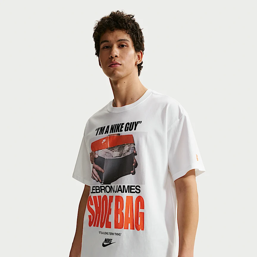 NIKE レブロン "Shoe Bag" — ナイキ メンズ バスケットボール Tシャツ - Image 2