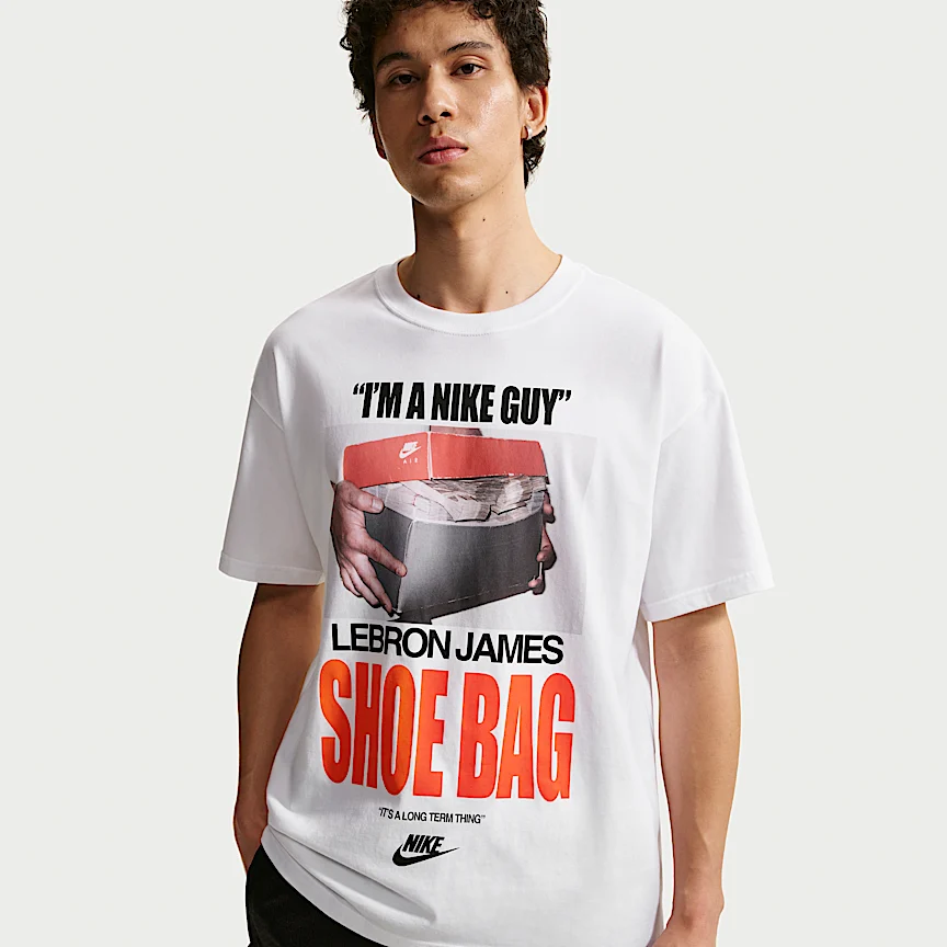 NIKE レブロン "Shoe Bag" — ナイキ メンズ バスケットボール Tシャツ - Image 3