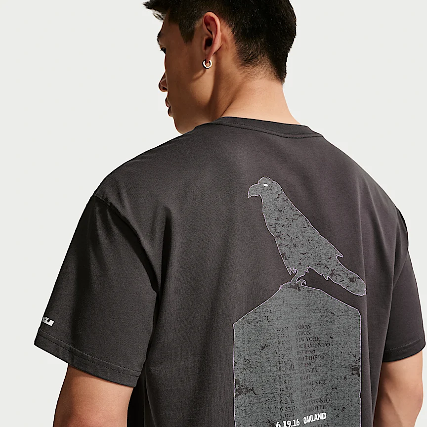 NIKE レブロン "Hurt Feelings" — ナイキ メンズ バスケットボール Tシャツ - Image 2