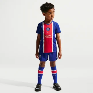 NIKE パリ サンジェルマン (PSG) 2026 スタジアム ホーム — リトルキッズ ナイキ サッカー レプリカ スリーピース キット