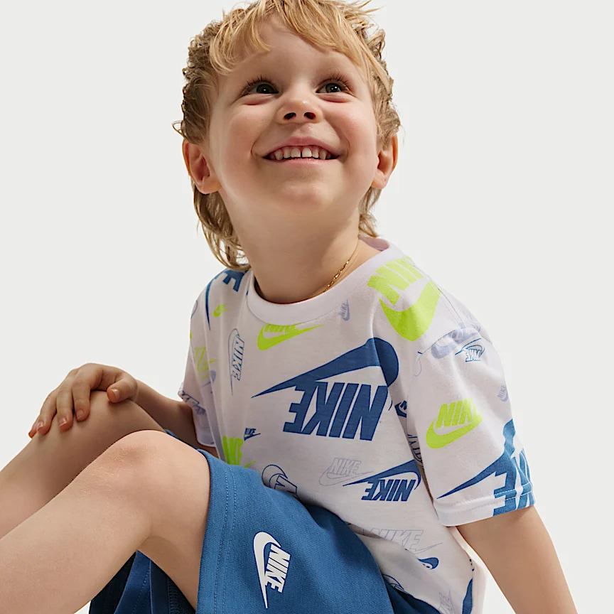 NIKE スポーツウェア — ベビー プリント Tシャツ アンド ライトウェイト フレンチテリー ショートパンツ セットアップ - Image 6