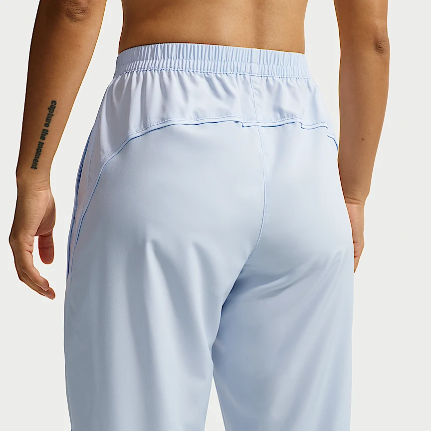 NIKE ワン — ウィメンズ Dri-FIT ミッドライズ ウーブン パンツ - Image 3