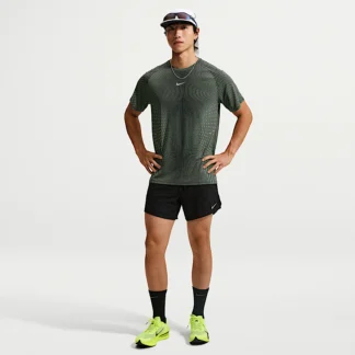 NIKE ストライド Aero-FIT — メンズ 13cm ランニングショートパンツ (インナー付き)