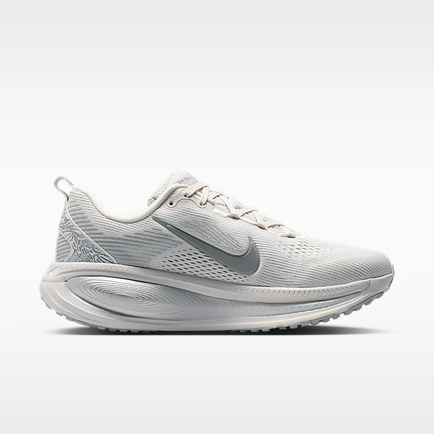 NIKE Vomero 18 SE — Women's Road Running Shoes - Image 3
