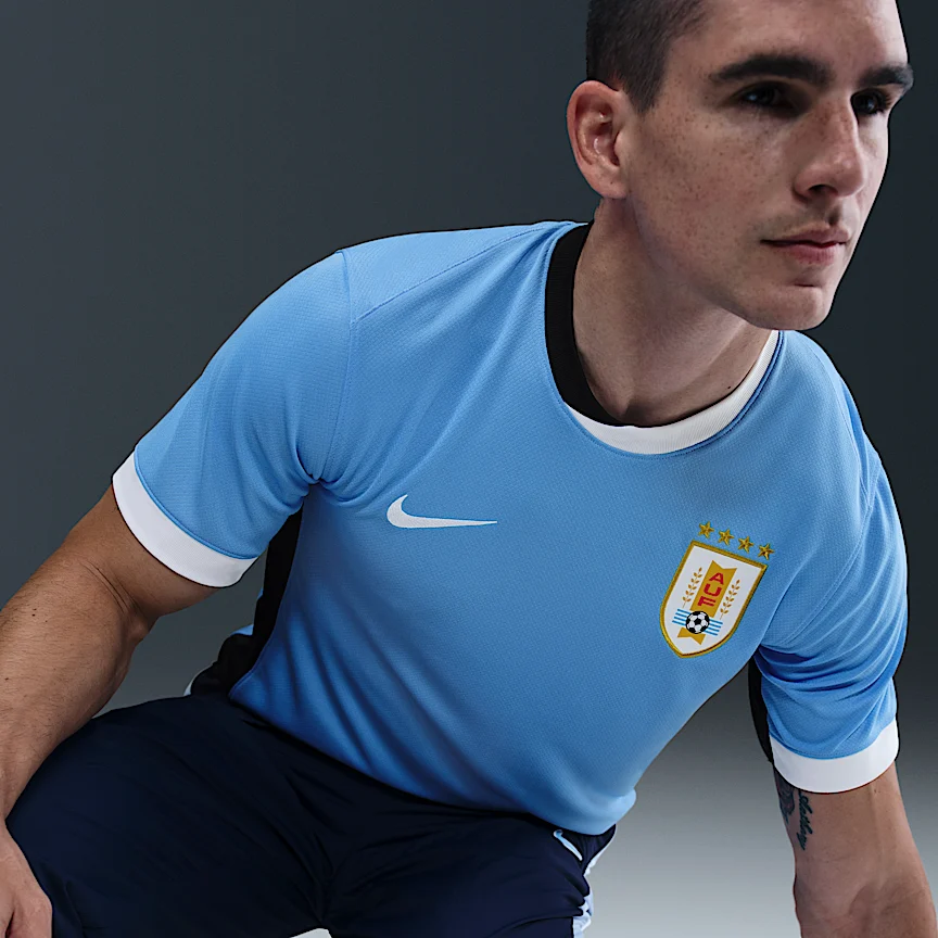 NIKE ウルグアイ 2024/25 スタジアム ホーム (メンズ チーム) — メンズ ナイキ Dri-FIT サッカー レプリカ ユニフォーム - Image 3