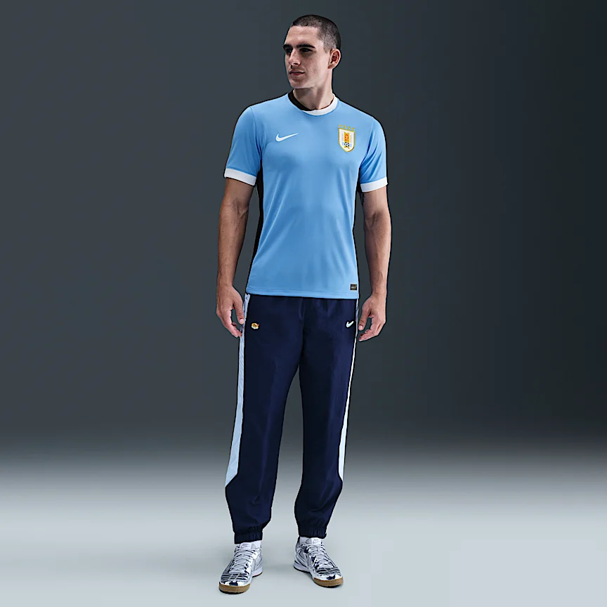 NIKE ウルグアイ 2024/25 スタジアム ホーム (メンズ チーム) — メンズ ナイキ Dri-FIT サッカー レプリカ ユニフォーム - Image 4