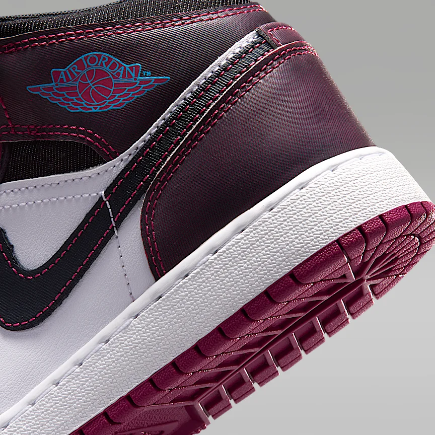 NIKE Air Jordan 1 Mid SE — Big Kids' Shoes - Image 8
